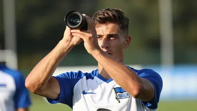 Der Kader von Hertha BSC umfasst 27 Spieler mit einem Durchschnittsalter von 23,9 Jahren, darunter zehn Ausländer und...