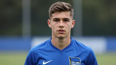Hertha Berlin steht im Fokus: Der 16-jährige Mittelfeldtalent Kennet Eichhorn zieht das Interesse von Man City sowie...
